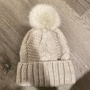 H&M beanie hat never worn!